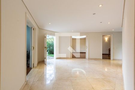 Casa à venda com 703m², 4 quartos e 5 vagasHall