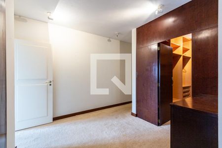 Casa à venda com 703m², 4 quartos e 5 vagasCloset da Suíte 1