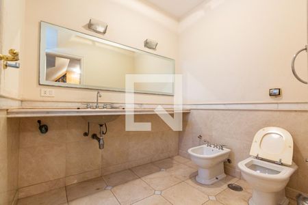 Casa à venda com 703m², 4 quartos e 5 vagasBanheiro da Suíte 4