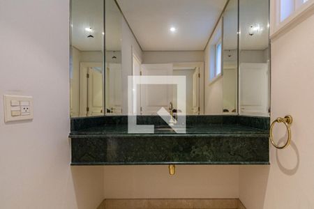 Casa à venda com 703m², 4 quartos e 5 vagasLavabo