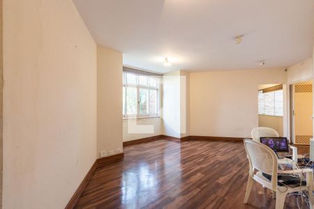 Casa à venda com 703m², 4 quartos e 5 vagasAcesso as Suítes