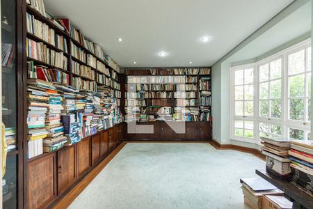 Casa à venda com 703m², 4 quartos e 5 vagasEscritorio