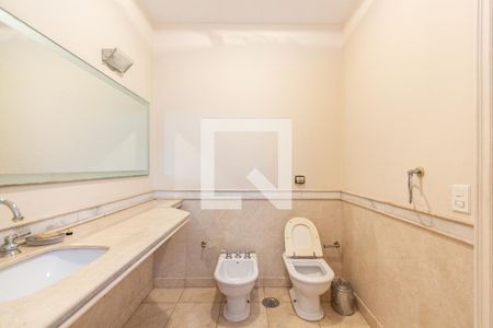 Casa à venda com 703m², 4 quartos e 5 vagasBanheiro da Suíte 4