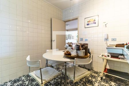 Apartamento para alugar com 220m², 4 quartos e 2 vagasCopa