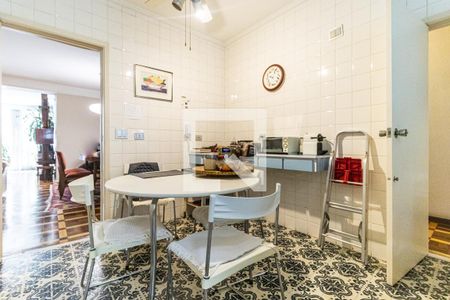 Apartamento para alugar com 220m², 4 quartos e 2 vagasCopa