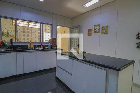 Casa à venda com 1080m², 5 quartos e 6 vagasCozinha