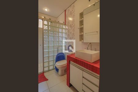 Casa à venda com 1080m², 5 quartos e 6 vagasBanheiro Corredor