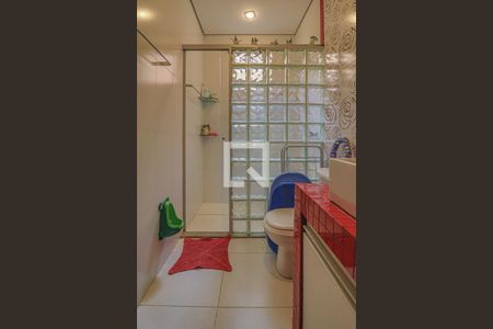 Casa à venda com 1080m², 5 quartos e 6 vagasBanheiro Corredor