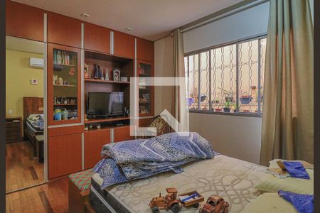 Casa à venda com 1080m², 5 quartos e 6 vagasQuarto Suíte