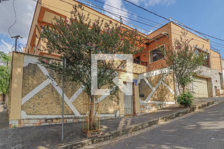 Casa à venda com 1080m², 5 quartos e 6 vagasFachada