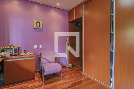 Casa à venda com 1080m², 5 quartos e 6 vagasQuarto 2