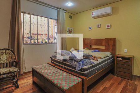 Casa à venda com 1080m², 5 quartos e 6 vagasQuarto Suíte