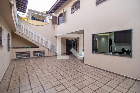 Casa para alugar com 360m², 5 quartos e 6 vagasQuintal