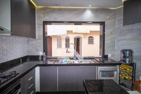 Casa para alugar com 360m², 5 quartos e 6 vagasCozinha