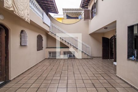 Casa para alugar com 360m², 5 quartos e 6 vagasQuintal