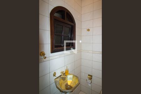 Casa para alugar com 360m², 5 quartos e 6 vagasBanheiro 3