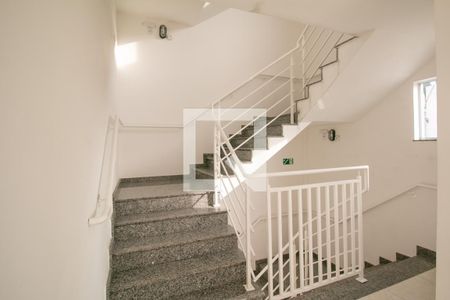 Escadas de apartamento para alugar com 1 quarto, 36m² em Vila Aricanduva, São Paulo