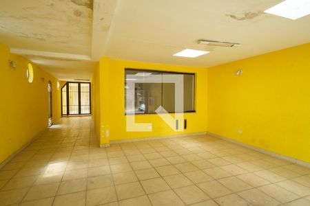 Casa à venda com 250m², 4 quartos e 2 vagas Casa à venda com 250m², 4 quartos e 2 vagasGaragem