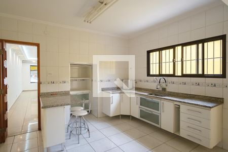 Casa à venda com 250m², 4 quartos e 2 vagas Casa à venda com 250m², 4 quartos e 2 vagasCozinha