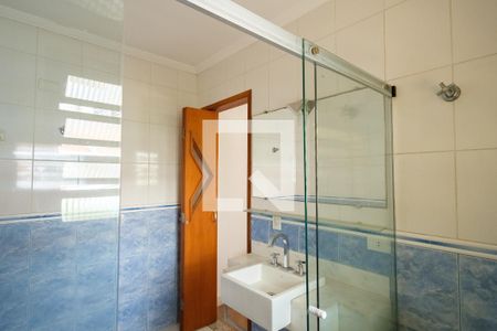 Casa à venda com 250m², 4 quartos e 2 vagas Casa à venda com 250m², 4 quartos e 2 vagasSuíte Banheiro