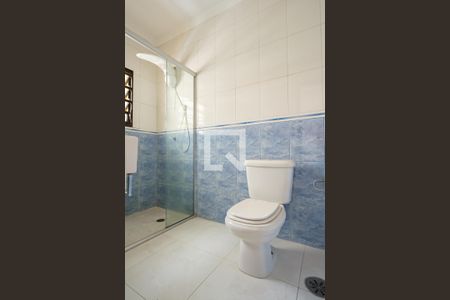 Casa à venda com 250m², 4 quartos e 2 vagas Casa à venda com 250m², 4 quartos e 2 vagasSuíte Banheiro