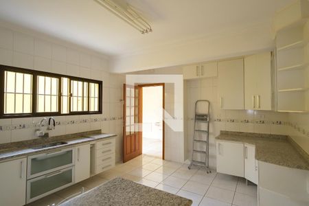 Casa à venda com 250m², 4 quartos e 2 vagas Casa à venda com 250m², 4 quartos e 2 vagasCozinha