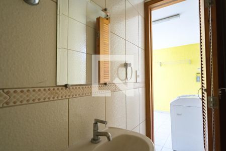 Casa à venda com 250m², 4 quartos e 2 vagas Casa à venda com 250m², 4 quartos e 2 vagasBanheiro de serviço