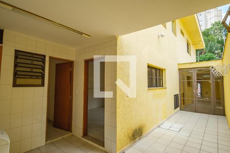 Casa à venda com 250m², 4 quartos e 2 vagas Casa à venda com 250m², 4 quartos e 2 vagasLavanderia