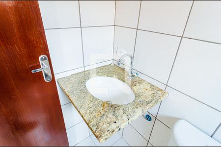 Casa de condomínio à venda com 75m², 2 quartos e 2 vagasBanheiro da Suíte 2