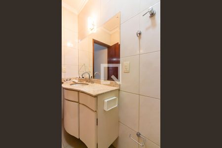 Casa para alugar com 220m², 5 quartos e 2 vagas Casa para alugar com 220m², 5 quartos e 2 vagasBanheiro da Suíte