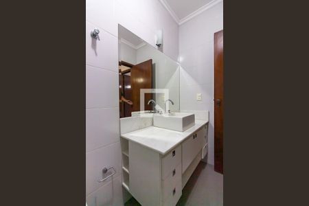 Casa para alugar com 220m², 5 quartos e 2 vagas Casa para alugar com 220m², 5 quartos e 2 vagasBanheiro