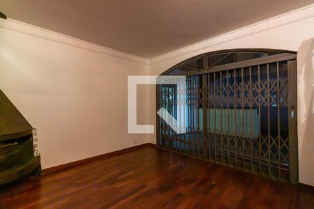 Casa para alugar com 220m², 5 quartos e 2 vagas Casa para alugar com 220m², 5 quartos e 2 vagasSala
