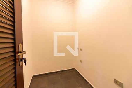 Casa para alugar com 220m², 5 quartos e 2 vagas Casa para alugar com 220m², 5 quartos e 2 vagasEdícula