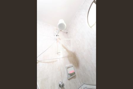 Casa de condomínio à venda com 260m², 4 quartos e 8 vagas Casa de condomínio à venda com 260m², 4 quartos e 8 vagasBanheiro 2