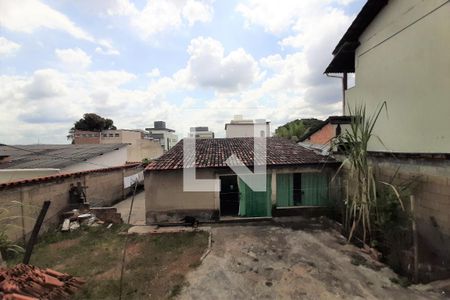 Casa de condomínio à venda com 260m², 4 quartos e 8 vagas Casa de condomínio à venda com 260m², 4 quartos e 8 vagasQuintal