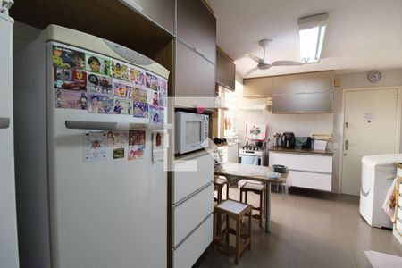 Apartamento à venda com 200m², 3 quartos e 2 vagasCozinha