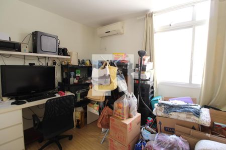 Apartamento à venda com 200m², 3 quartos e 2 vagasQuarto