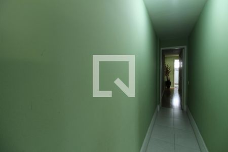 Apartamento à venda com 200m², 3 quartos e 2 vagasCorredor de acesso aos quartos