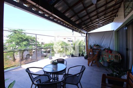 Apartamento à venda com 200m², 3 quartos e 2 vagasVaranda