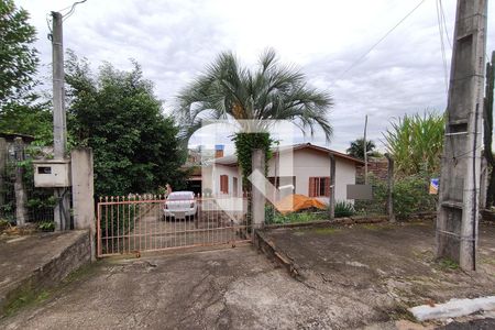 Casa à venda com 160m², 3 quartos e 4 vagas Casa à venda com 160m², 3 quartos e 4 vagasFachada