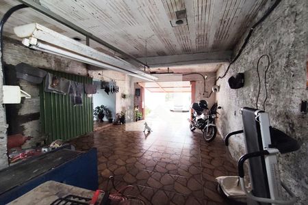 Casa à venda com 160m², 3 quartos e 4 vagas Casa à venda com 160m², 3 quartos e 4 vagasGaragem