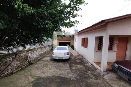 Casa à venda com 160m², 3 quartos e 4 vagas Casa à venda com 160m², 3 quartos e 4 vagasFachada