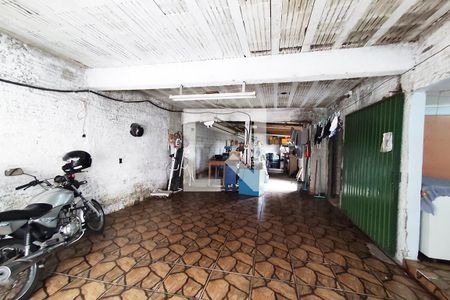 Casa à venda com 160m², 3 quartos e 4 vagas Casa à venda com 160m², 3 quartos e 4 vagasGaragem