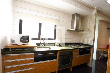 Apartamento para alugar com 290m², 4 quartos e sem vaga Apartamento para alugar com 290m², 4 quartos e sem vagaCozinha