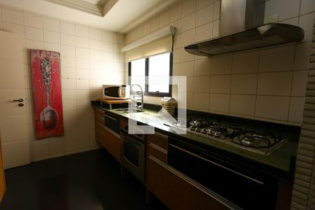 Apartamento para alugar com 290m², 4 quartos e sem vaga Apartamento para alugar com 290m², 4 quartos e sem vagaCozinha