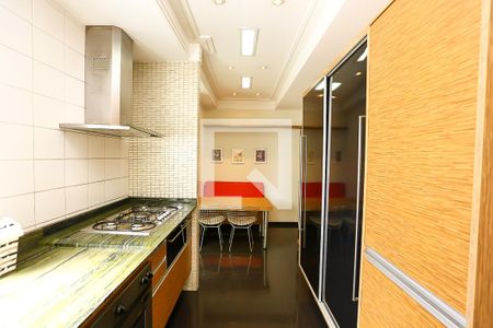 Apartamento para alugar com 290m², 4 quartos e sem vaga Apartamento para alugar com 290m², 4 quartos e sem vagaCozinha