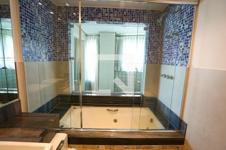 Apartamento para alugar com 290m², 4 quartos e sem vaga Apartamento para alugar com 290m², 4 quartos e sem vagaBanheiro da Suíte 4