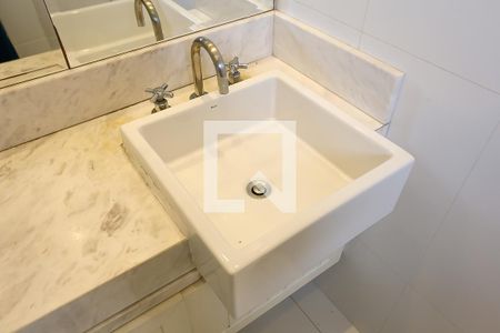 Apartamento para alugar com 290m², 4 quartos e sem vaga Apartamento para alugar com 290m², 4 quartos e sem vagaBanheiro da Suíte 1