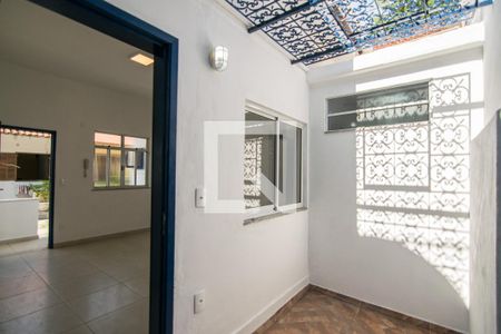 Casa para alugar com 65m², 2 quartos e sem vagaÁrea Externa