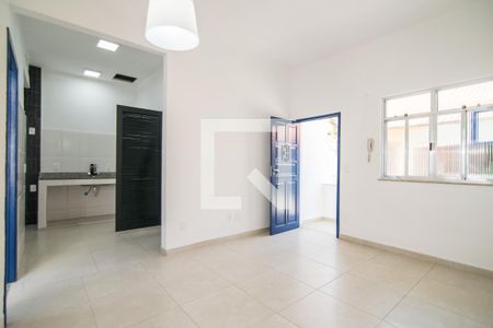 Sala de casa para alugar com 2 quartos, 65m² em Taquara, Rio de Janeiro